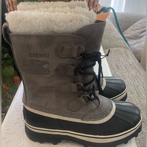 SOREL Women’s Waterproof snow boots CARIBOU in Shale-Stone